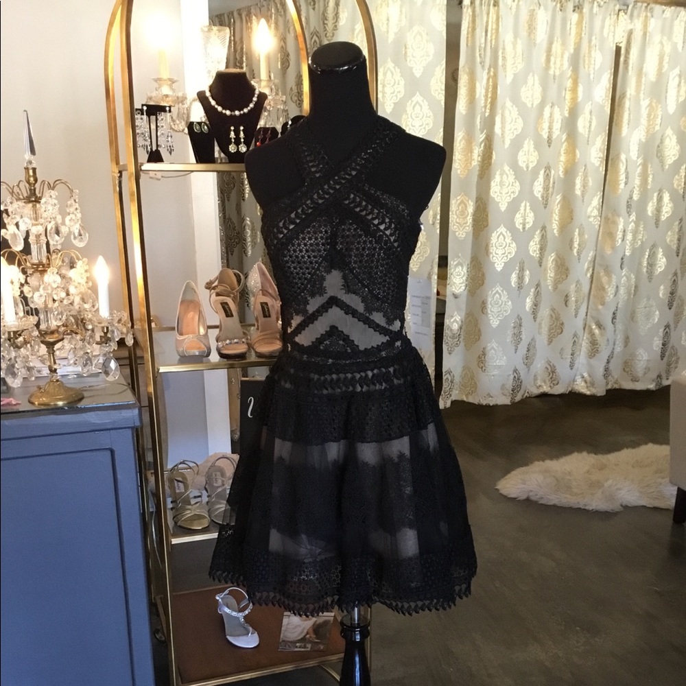 Tony Bowls Black Lace Size 6 Party Dress